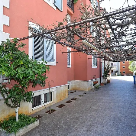 Fuer 4 Personen Ca 49 Qm In Rovinj, Istrien Istrische Riviera Apartment