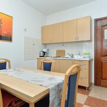 Fuer 4 Personen Ca 49 Qm In Rovinj, Istrien Istrische Riviera Apartment *
