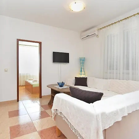 Apartment Fuer 4 Personen Ca 49 Qm In Rovinj, Istrien Istrische Riviera *
