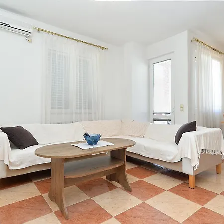Apartment Fuer 4 Personen Ca 49 Qm In Rovinj, Istrien Istrische Riviera